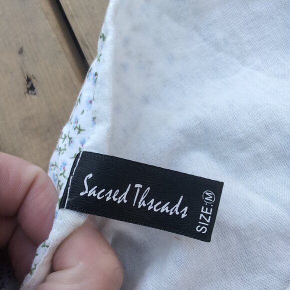 Sacred Threads Boho Short Mini Dress Women's M White Floral Tiered Seashell - Picture 4 of 9